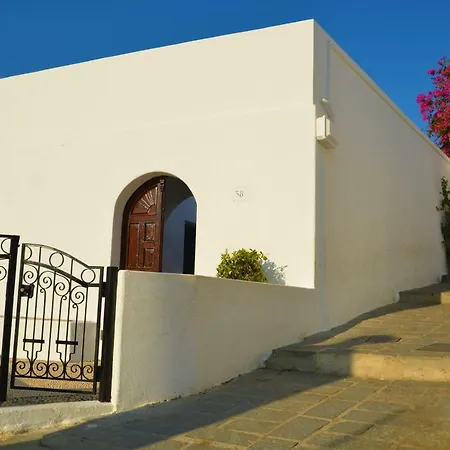Aktaia Villa *